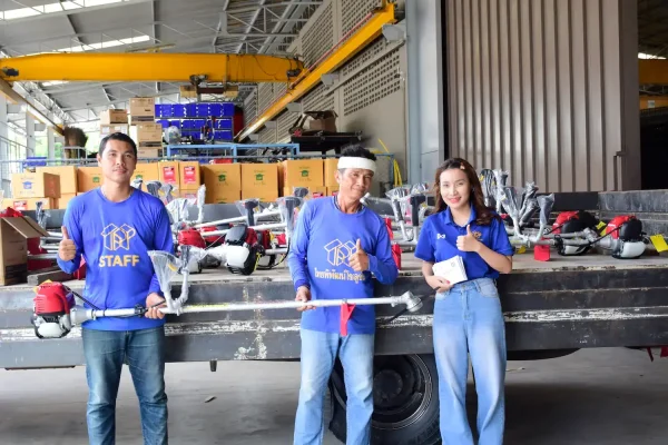 ส่งมอบเครื่องตัดหญ้าสะพายหลัง HONDA จากไทยพิพัฒน์ โซลูชั่น ผู้จำหน่ายอุปกรณ์การเกษตร วัสดุก่อสร้าง และเหล็กมอก. ทั่วอีสาน